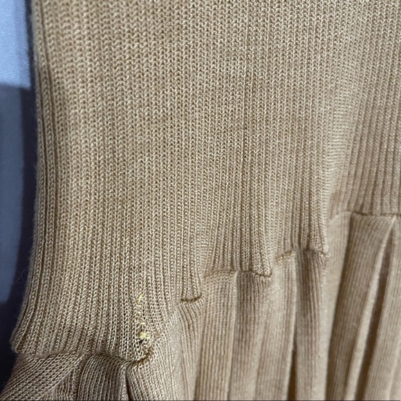 70S Ribbed Knit Vintage Dress w/ Puff Sleeves Gold 12 - Picture 5 of 15